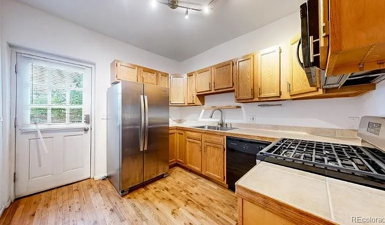 2738 N Downing St — Photo 7