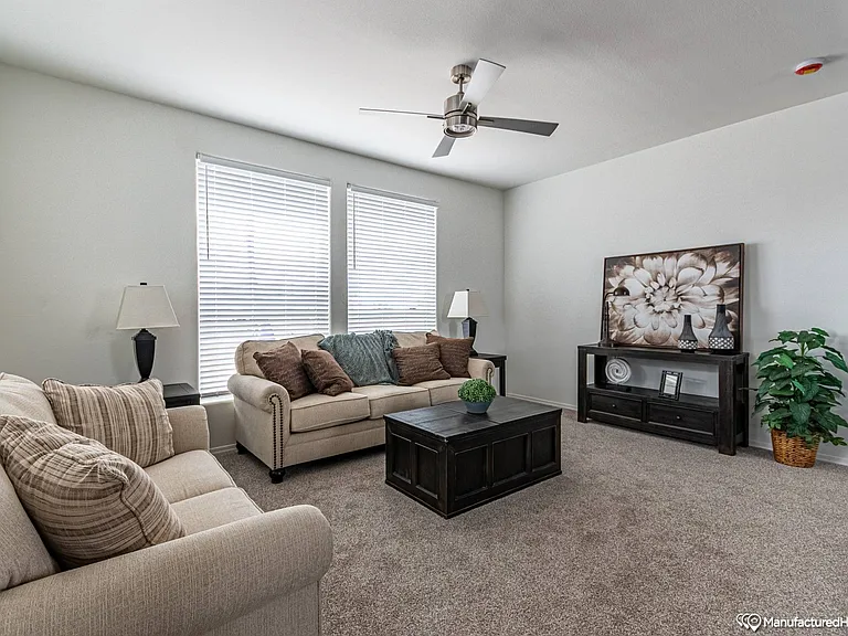 40 E Frost Ln — Photo 5