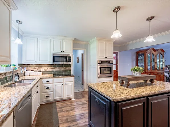 5 Linden Ln, Athens, TX 75751