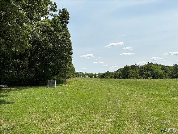 4th image of 671 Birkhead Rd