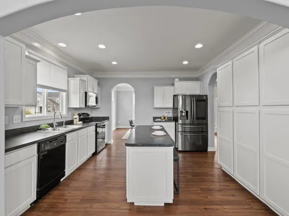 2067 Derby Dr, Marysville, OH 43040