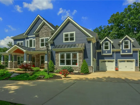 125 Fairview Dr, Cranberry Township, PA 16066