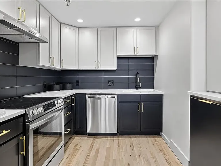 600 E Admiral Blvd — Photo 13