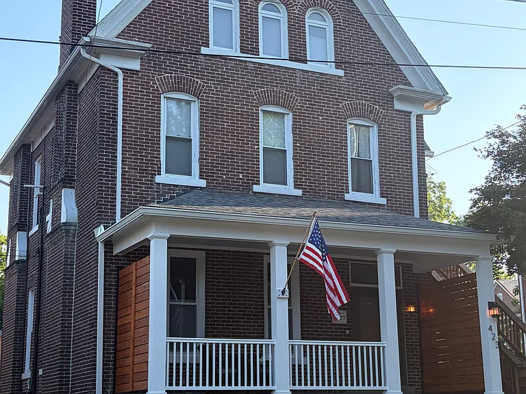 423 Delaware Ave #1 — Photo 2