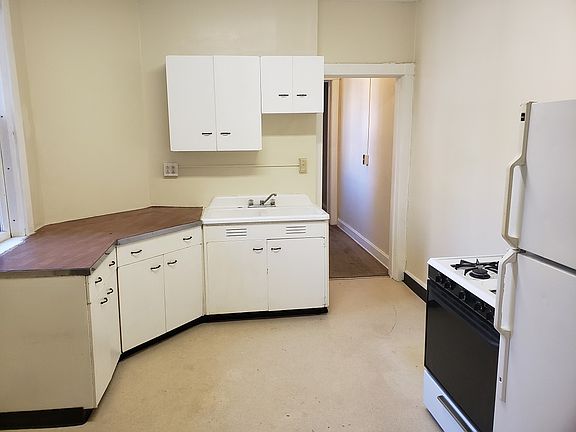 4th image of 721 E 1st St #10