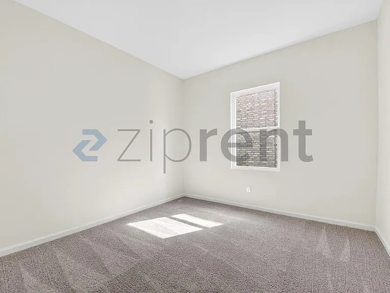 1317 Kennedy Rd — Photo 22