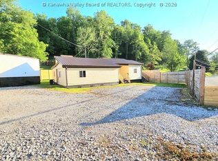 1314 & 1314-1/2 Chestnut St, South Charleston, WV 25309
