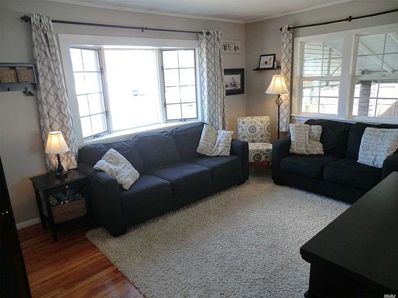 3rd image of 29 Cedar St