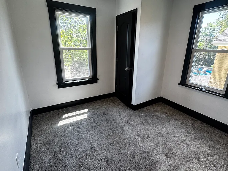 332 W 14th Ave — Photo 19