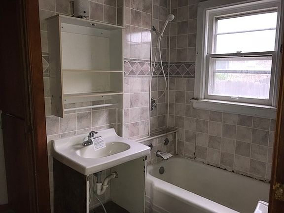5th image of 2202 S Saint Francis Ave