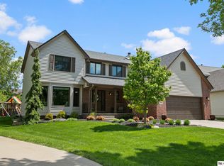 4718 Birch Creek Dr, Lincoln, NE 68516