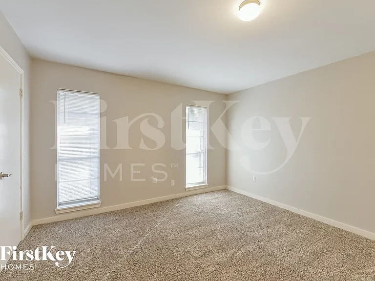 214 Oakwood Dr — Photo 11