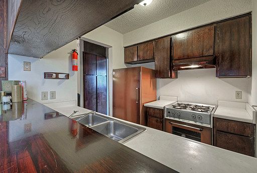 1st image of 104 E 32nd St APT 102