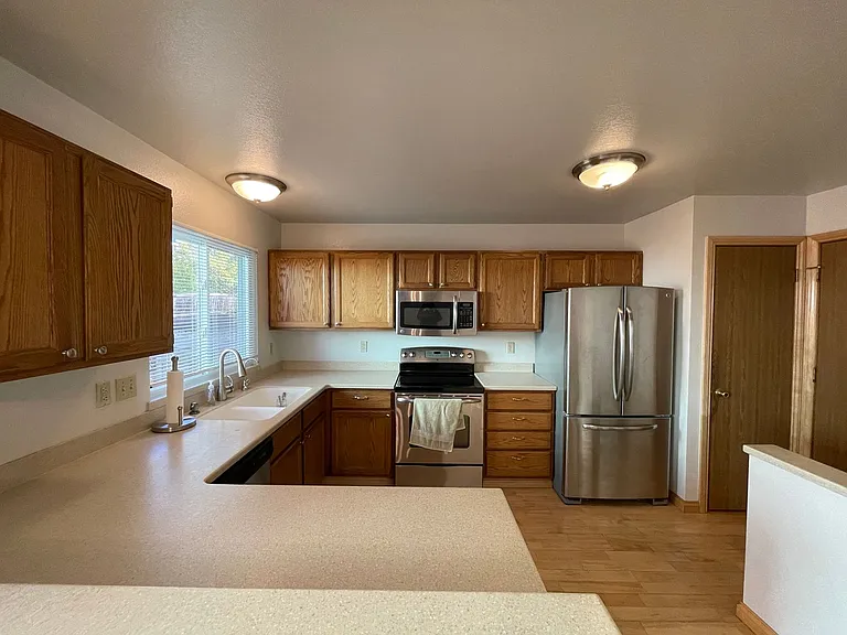 1031 Mercury Dr — Photo 6
