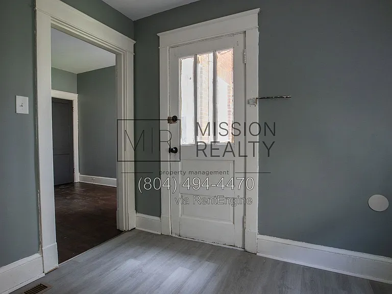 1005 Bank St — Photo 14