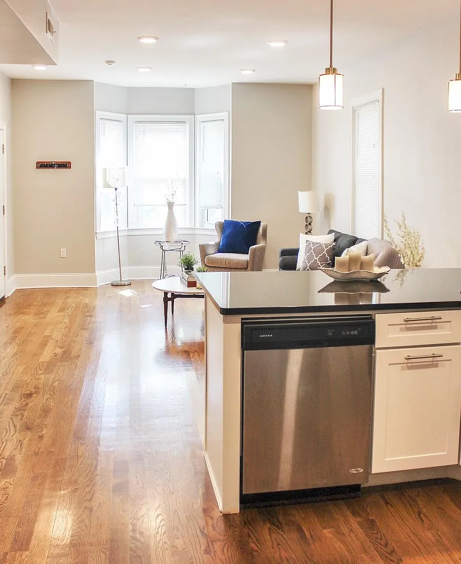 2 bed, 900 sqft, $3,450 — Photo 1