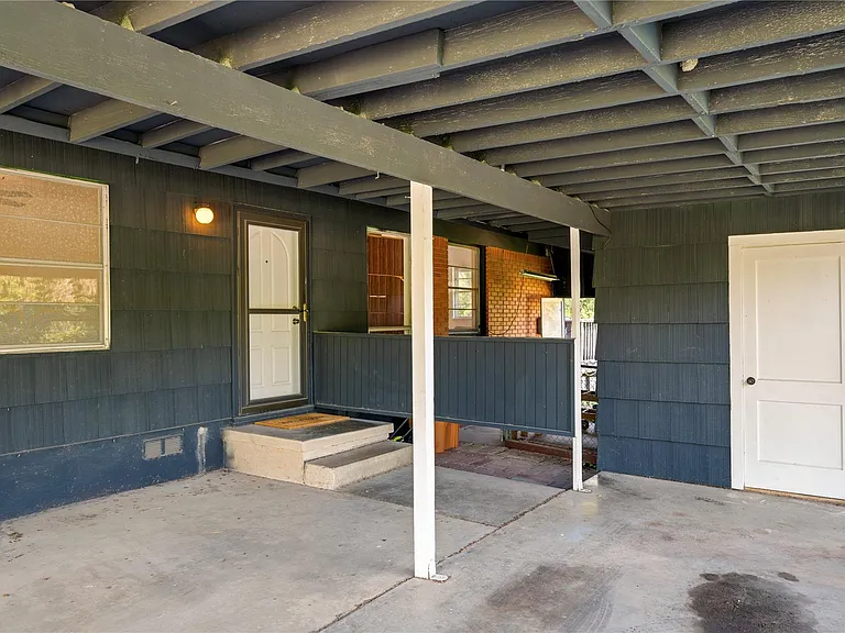 402 Philco Dr — Photo 4