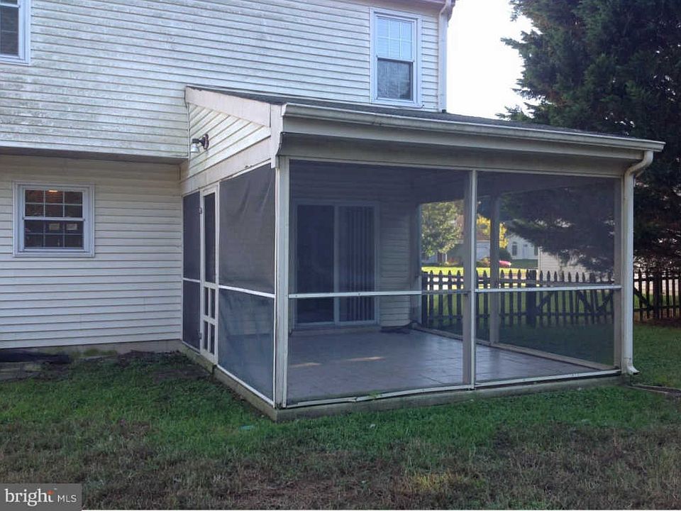 2nd image of 27 Tallowick Ln