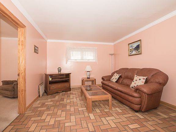 5th image of 3017 N 77th Ct