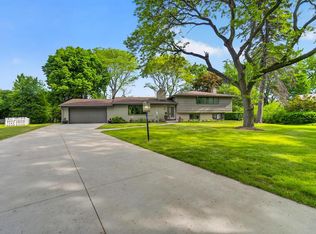 250 W Suburban COURT, Fox Point, WI 53217