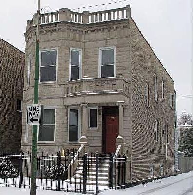 2nd image of 2532 N Francisco Ave