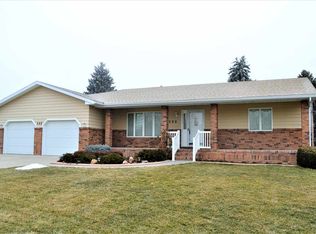 522 E 47th Street Pl, Kearney, NE 68847