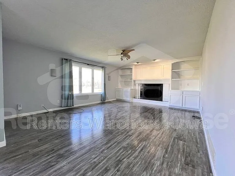 1709 NE Sherman Ct — Photo 2
