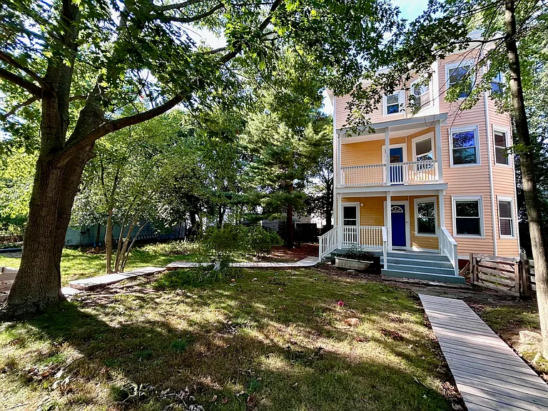 135 W Park St #2 — Photo 1