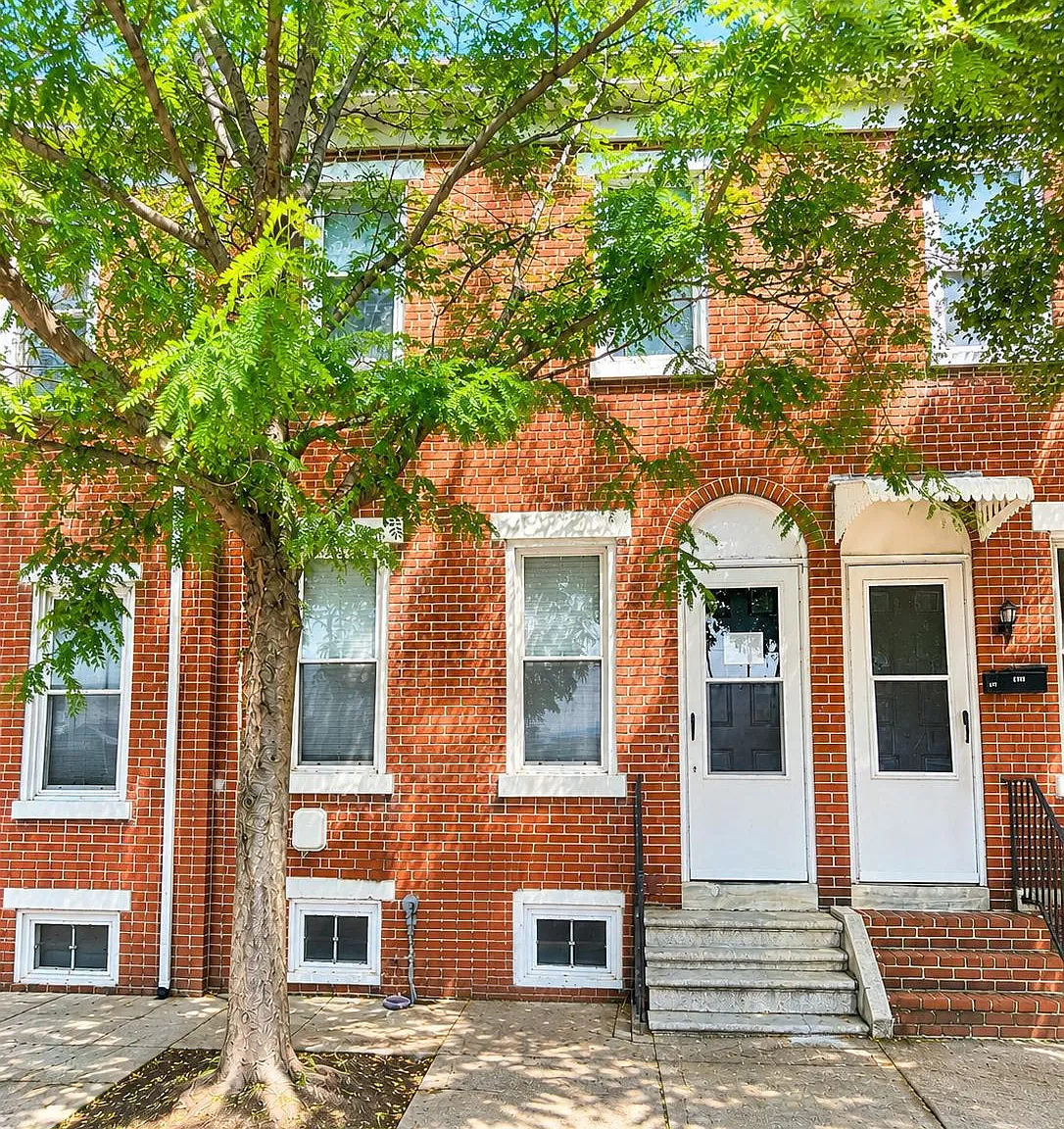 3 bed, 1.0 bath, 1200 sqft, $1,890 — Photo 1