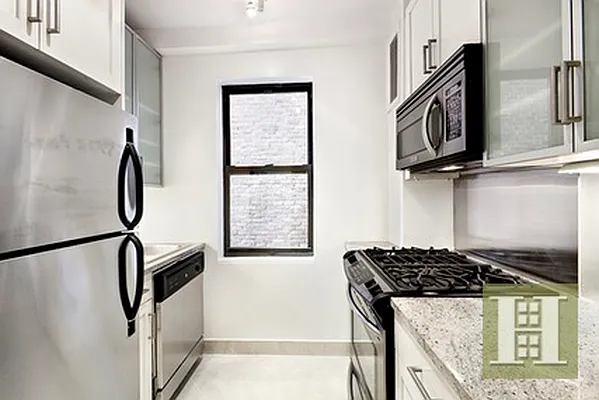 Rented by Halstead Real Estate | media 23