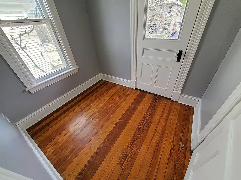 1037 University Pl #2 — Photo 7