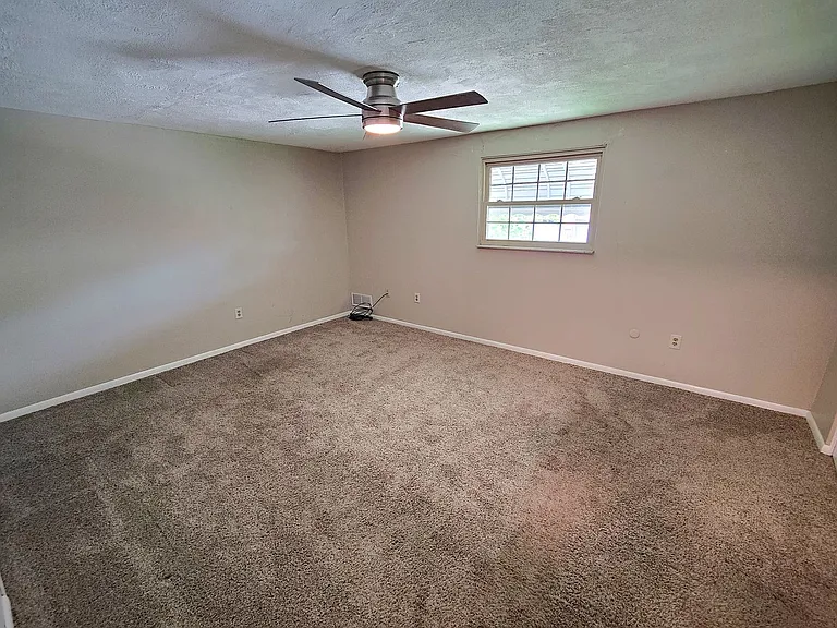 1704 Anna Ave — Photo 15