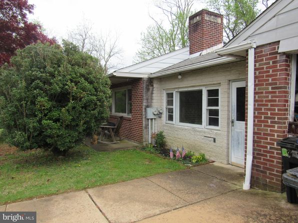 805 Galbraith Ave, Upper Chichester, PA 19061