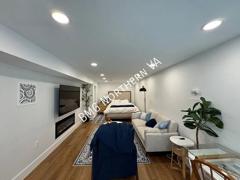 1909 Rollins Dr — Photo 57