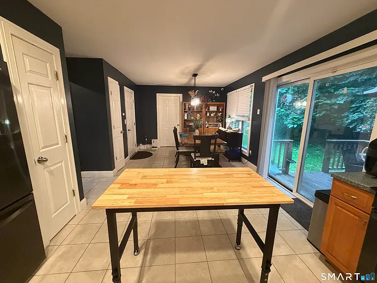 232 Scott St — Photo 3