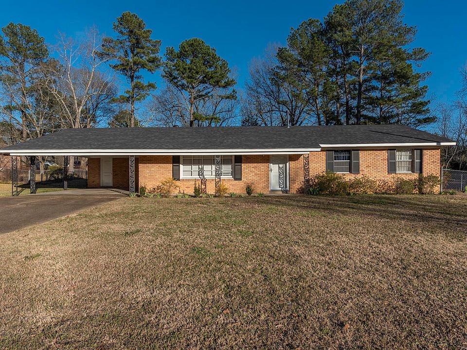 1st image of 708 Persimmon Dr