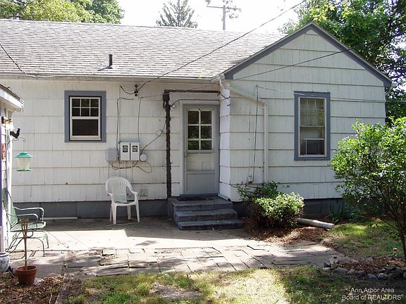 5th image of 705 Carver Ave