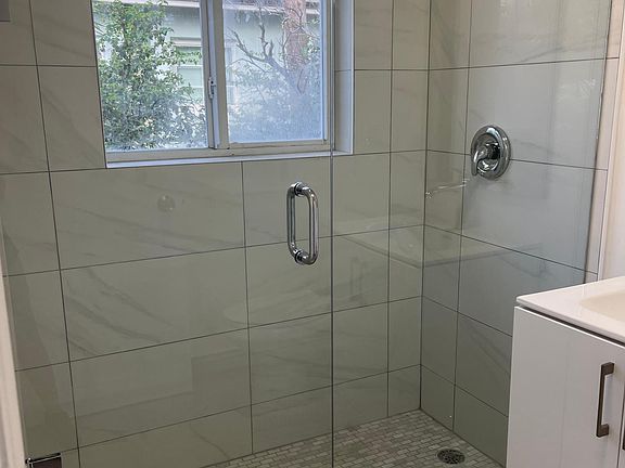 2nd image of 2825 Sheridan Ave APT 7
