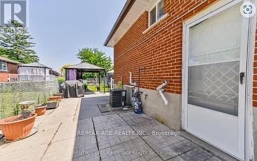 2nd image of 127 Poplar Rd #Basement