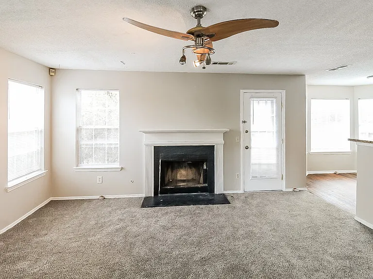1015 Redan Trce — Photo 5