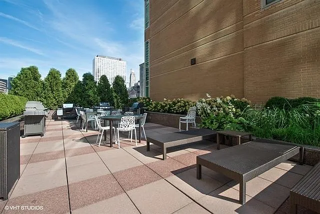 33 W Ontario St #17 — Photo 6