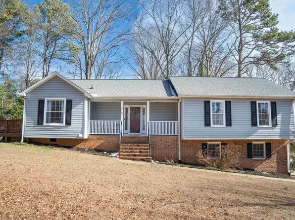 215 Chickamauga Ln, Simpsonville, SC 29681