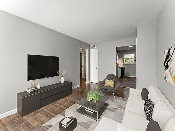5th image of 936 Mayson Turner Rd NW APT 1