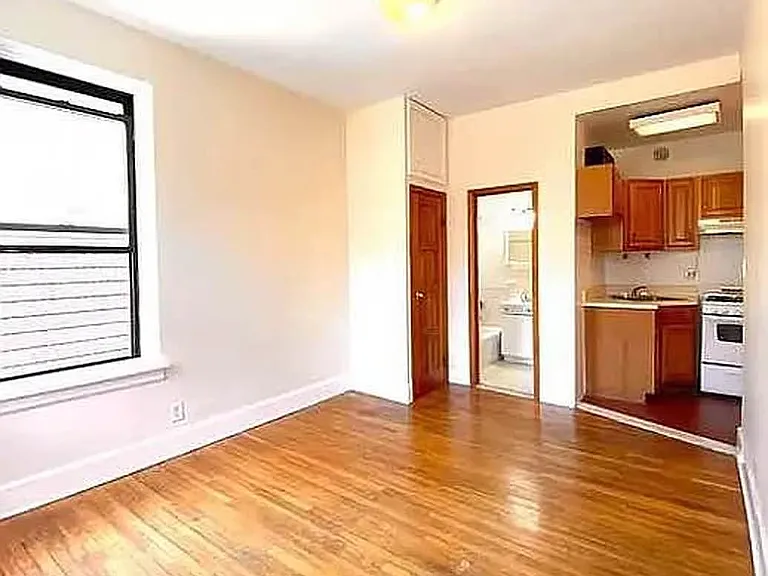 101 W 68th St #4A — Photo 5