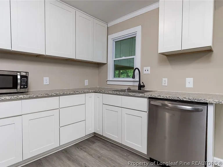 311 Stuart Ave — Photo 9
