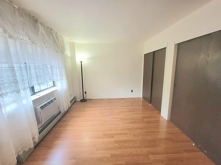 2 Elmwood Park Dr #322 — Photo 31