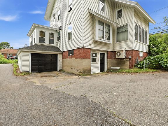 4th image of 643 Main Street