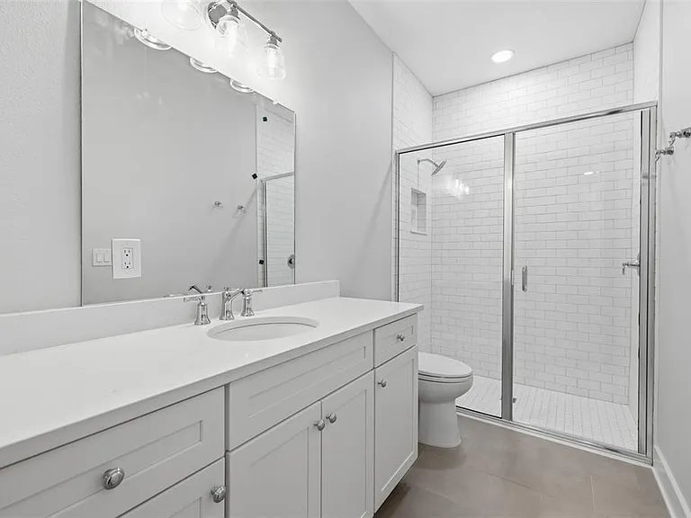 4208 W Carmen St #C — Photo 6