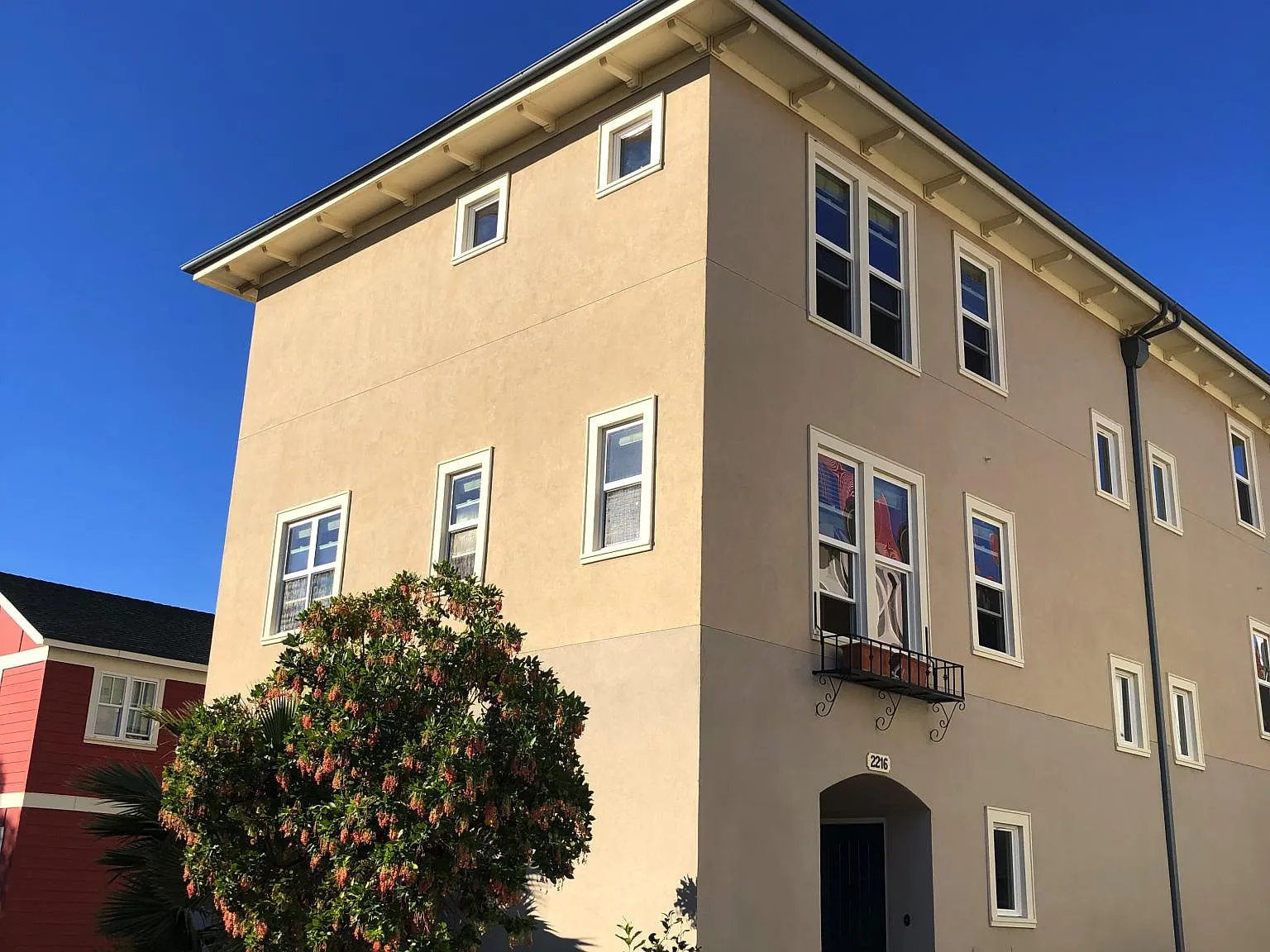 2 bed, 2.5 bath, 1546 sqft, $2,000 — Photo 2
