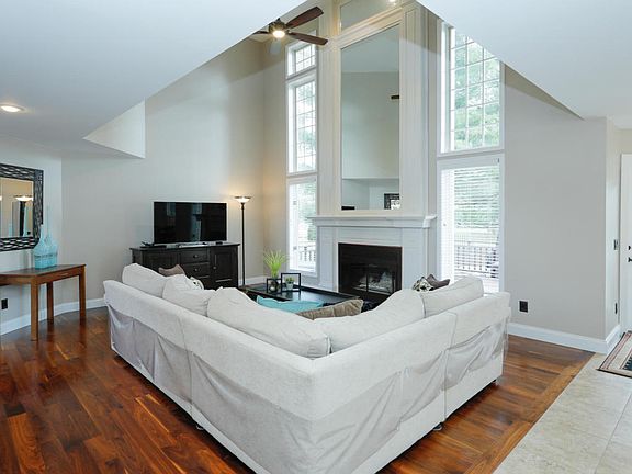 3rd image of 7819 Kilbirnie Dr